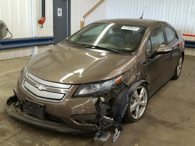 1G1RE6E42EU125744 - 2014 CHEVROLET VOLT BROWN photo 2