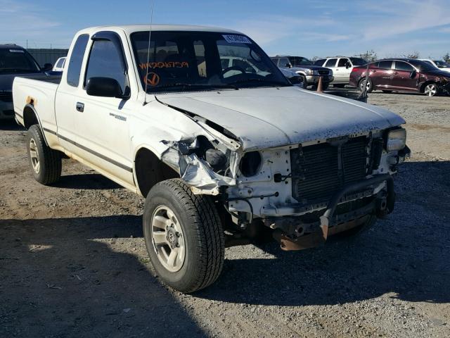 4TAWM72N2VZ269759 - 1997 TOYO TACOMA WHITE photo 1