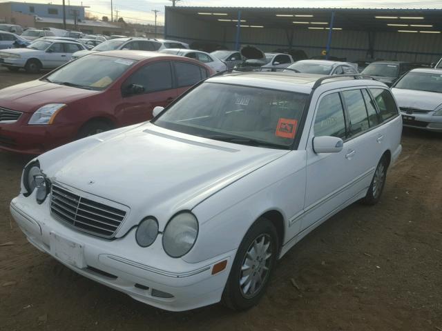 WDBJH65J91B379361 - 2001 MERCEDES-BENZ E 320 WHITE photo 2