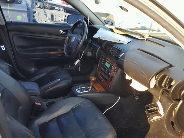 WVWRH63B42P239013 - 2002 VOLKSWAGEN PASSAT GLX GRAY photo 5