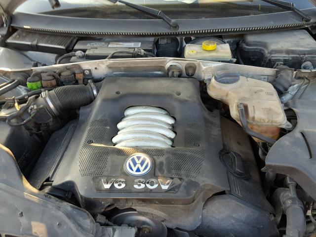 WVWRH63B42P239013 - 2002 VOLKSWAGEN PASSAT GLX GRAY photo 7