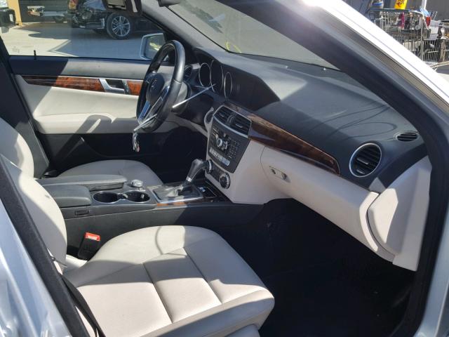 WDDGF4HB7DA759065 - 2013 MERCEDES-BENZ C 250 SILVER photo 5