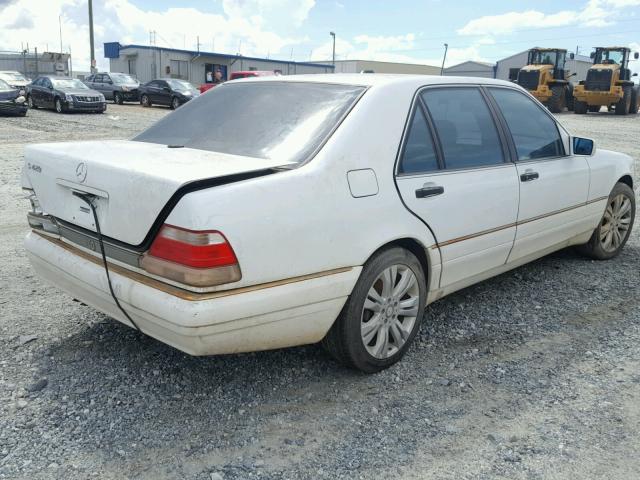 WDBGA43G5WA397590 - 1998 MERCEDES-BENZ S 420 WHITE photo 4