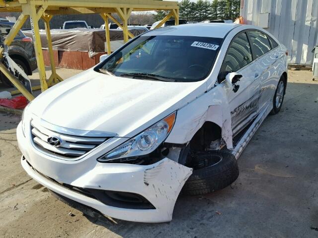 5NPEB4AC5EH889856 - 2014 HYUNDAI SONATA GLS WHITE photo 2