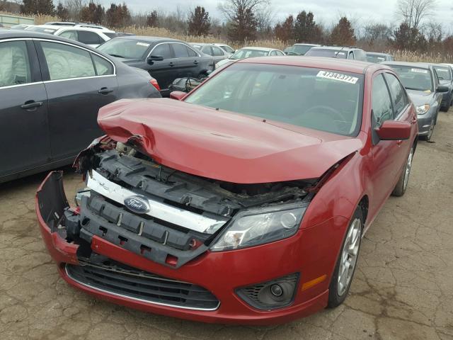 3FAHP0HA4AR210829 - 2010 FORD FUSION SE RED photo 2