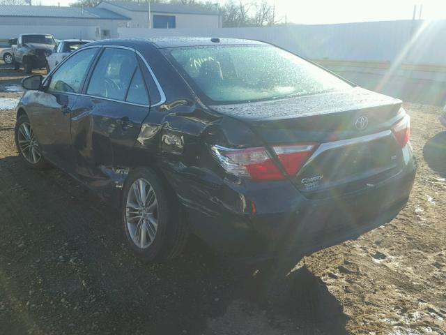 4T1BF1FK5HU373816 - 2017 TOYOTA CAMRY LE შავი ფოტო 3