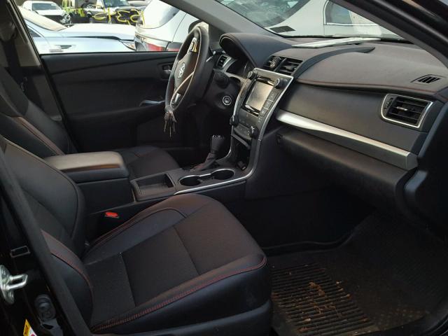 4T1BF1FK5HU373816 - 2017 TOYOTA CAMRY LE შავი ფოტო 5