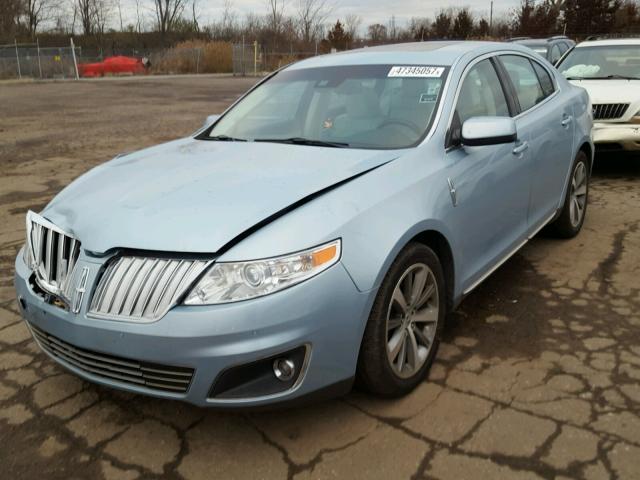 1LNHM93R79G627073 - 2009 LINCOLN MKS BLUE photo 2