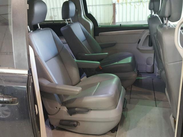 2V4RW3DGXBR642495 - 2011 VOLKSWAGEN ROUTAN SE BLACK photo 6