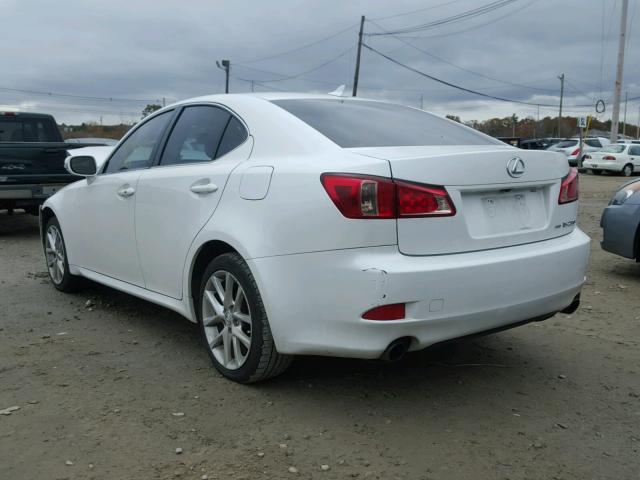 JTHCF5C25B5052010 - 2011 LEXUS IS 250 WHITE photo 3