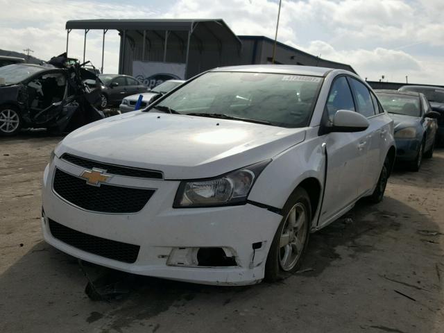 1G1PC5SB8E7357984 - 2014 CHEVROLET CRUZE LT WHITE photo 2