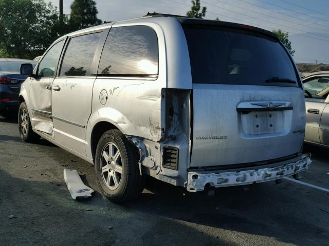 2A4RR5D10AR472648 - 2010 CHRYSLER TOWN & COU SILVER photo 3