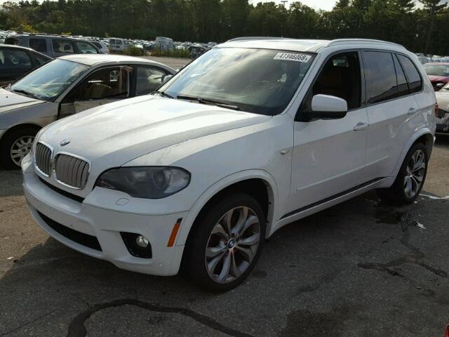5UXZV8C56BL418643 - 2011 BMW X5 XDRIVE5 WHITE photo 2