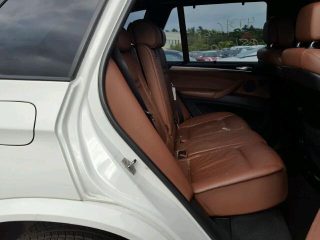 5UXZV8C56BL418643 - 2011 BMW X5 XDRIVE5 WHITE photo 6