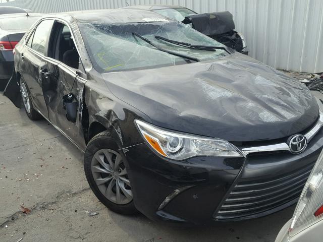 4T4BF1FK2FR502744 - 2015 TOYOTA CAMRY LE 黑色 照片 1