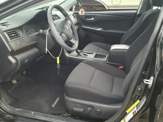 4T4BF1FK2FR502744 - 2015 TOYOTA CAMRY LE 黑色 照片 5