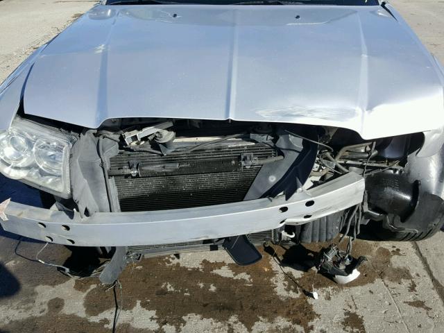 2C3JA63H95H522672 - 2005 CHRYSLER 300C SILVER photo 10