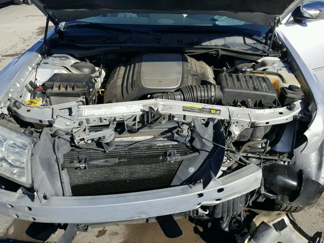 2C3JA63H95H522672 - 2005 CHRYSLER 300C SILVER photo 7