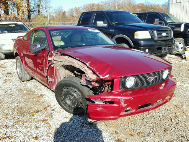 1ZVHT82H265225749 - 2006 FORD MUSTANG GT MAROON photo 1