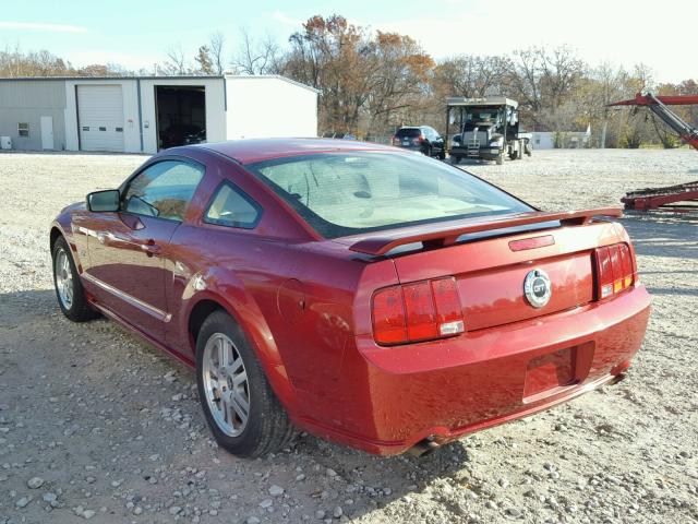 1ZVHT82H265225749 - 2006 FORD MUSTANG GT MAROON photo 3