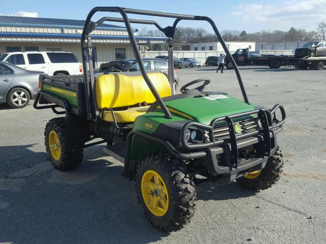 1M0825GSHBM027383 - 2011 JOHN DEERE GATOR GREEN photo 1