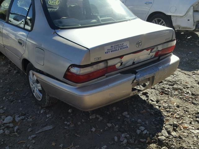 2T1BB02E7TC152685 - 1996 TOYOTA COROLLA DX SILVER photo 9