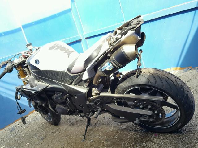 JYARN23Y8CA002644 - 2012 YAMAHA YZFR1 C WHITE photo 3