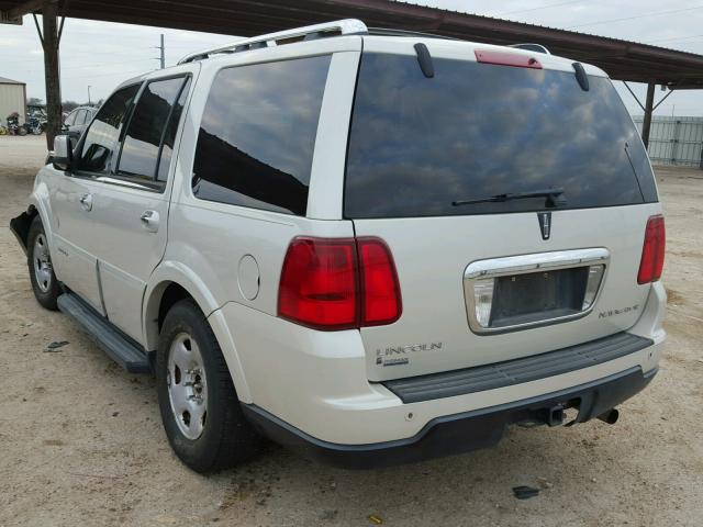 5LMFU275X6LJ26751 - 2006 LINCOLN NAVIGATOR WHITE photo 3