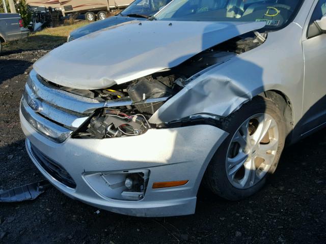 3FAHP0HA7CR306473 - 2012 FORD FUSION SE SILVER photo 9