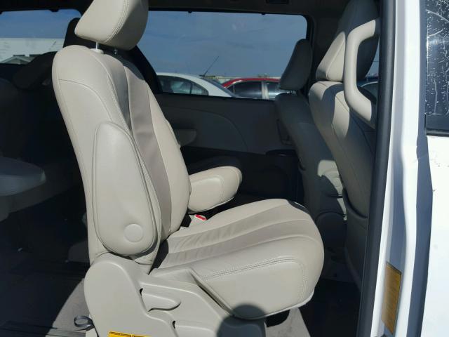 5TDYK3DC2DS321401 - 2013 TOYOTA SIENNA XLE WHITE photo 6