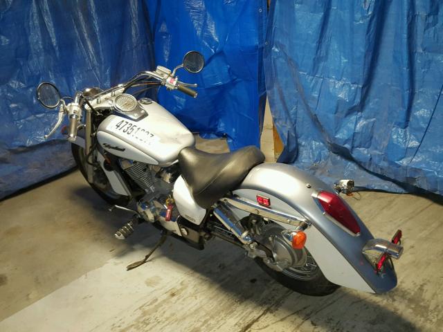 JH2RC50447M303517 - 2007 HONDA VT750 WHITE photo 3