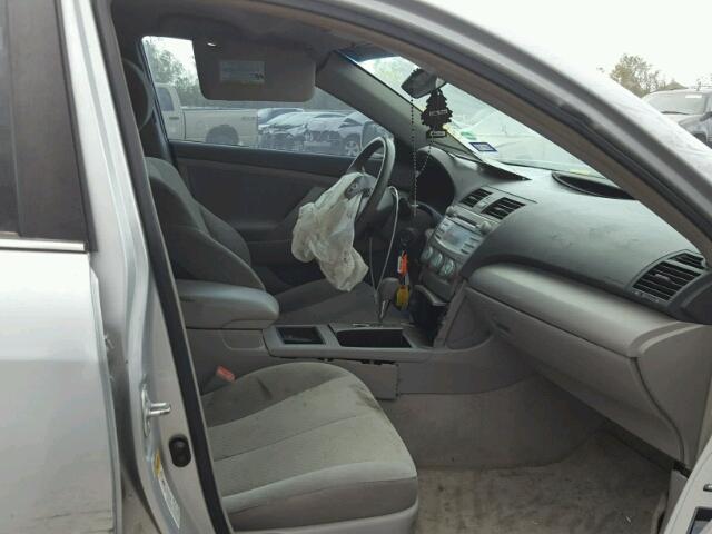 4T1BK46K07U029418 - 2007 TOYOTA CAMRY NEW SILVER photo 5