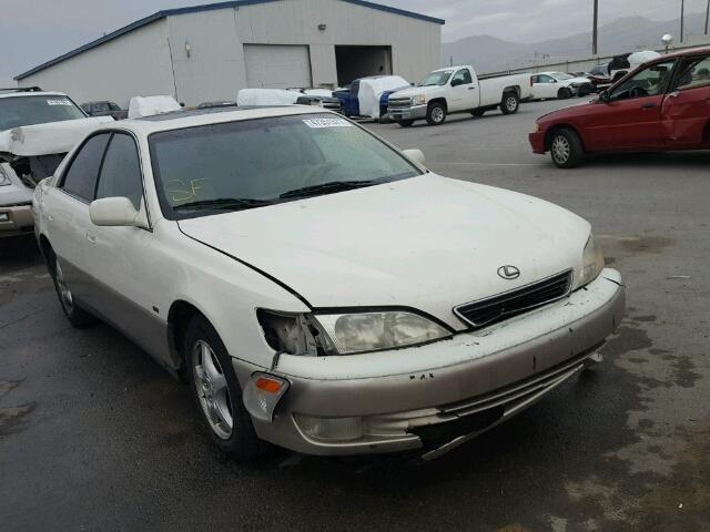 JT8BF28G0X0210983 - 1999 LEXUS ES 300 WHITE photo 1