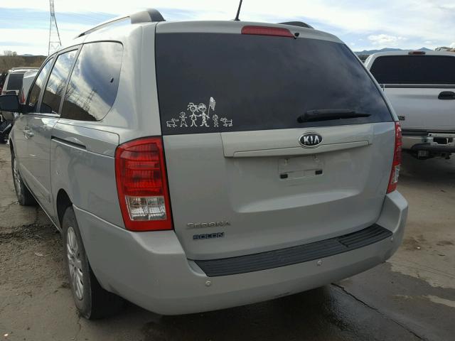 KNDMG4C76C6455515 - 2012 KIA SEDONA LX SILVER photo 3