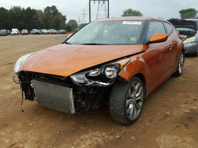 KMHTC6AD6DU162007 - 2013 HYUNDAI VELOSTER B ORANGE photo 2