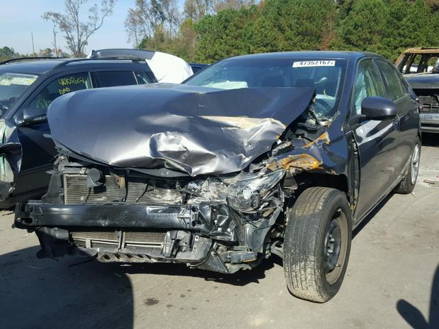 4T4BF1FK0FR479108 - 2015 TOYOTA CAMRY LE GRAY photo 2