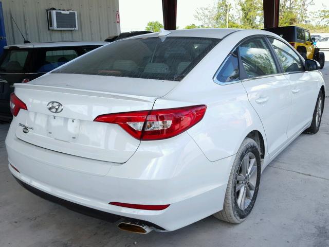 5NPE24AF8FH242167 - 2015 HYUNDAI SONATA SE WHITE photo 4