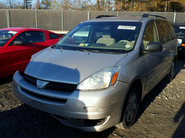 5TDZA23C94S140427 - 2004 TOYOTA SIENNA CE SILVER photo 2