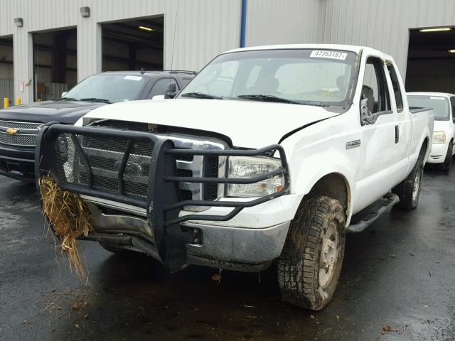 1FTSX21557EB44120 - 2007 FORD F250 SUPER WHITE photo 2