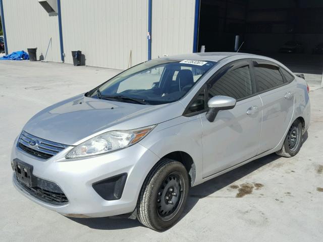 3FADP4BJXCM218285 - 2012 FORD FIESTA SE SILVER photo 2