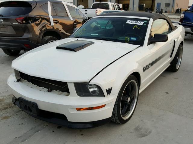 1ZVFT85H875231303 - 2007 FORD MUSTANG GT WHITE photo 2