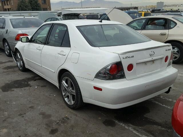 JTHBD192950099897 - 2005 LEXUS IS 300 WHITE photo 3