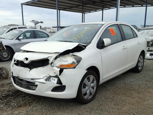 JTDBT923881233626 - 2008 TOYOTA YARIS WHITE photo 2