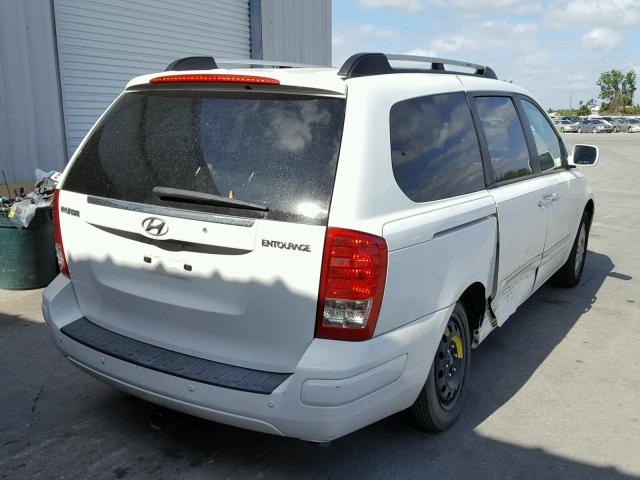 KNDMC233276035964 - 2007 HYUNDAI ENTOURAGE WHITE photo 4