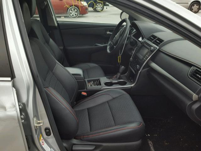 4T1BF1FK3FU493000 - 2015 TOYOTA CAMRY LE 银色 照片 5