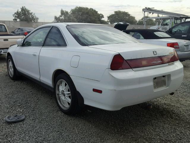 1HGCG32272A036663 - 2002 HONDA ACCORD SE WHITE photo 3