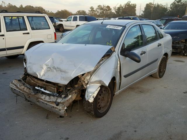 1FAFP34N05W108268 - 2005 FORD FOCUS ZX4 SILVER photo 2