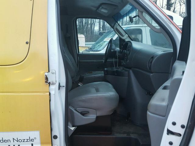 1FTSE34L06DB43659 - 2006 FORD ECONOLINE WHITE photo 5