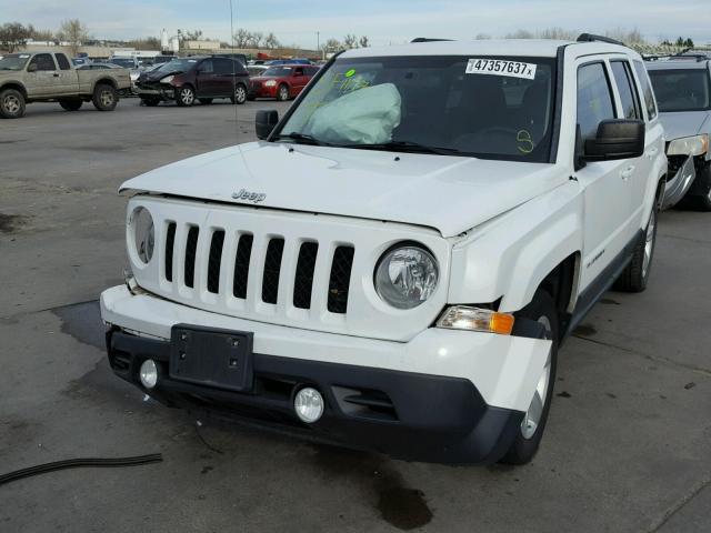 1J4NF1GB9BD212015 - 2011 JEEP PATRIOT SP WHITE photo 2