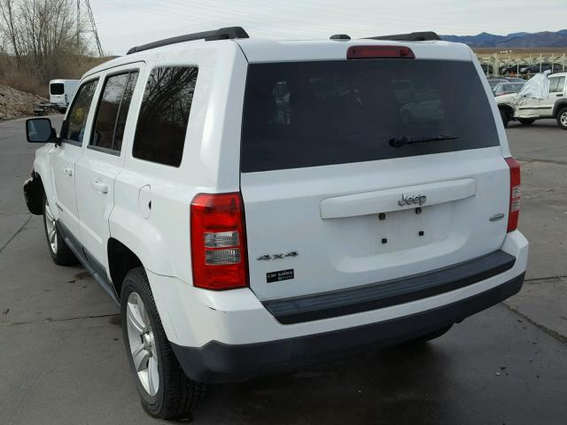 1J4NF1GB9BD212015 - 2011 JEEP PATRIOT SP WHITE photo 3